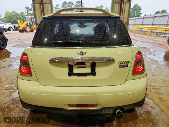 2012 MINI Hardtop z VIN WMWSU3C54CT543437, wystawiony jako Copart lot #60613355 z przebiegiem 43 932 mil mil oraz Szkoda całkowita • Salvage title. Historia ofert i sprzedaży dostępna na DreamBid. Obrazek 6.