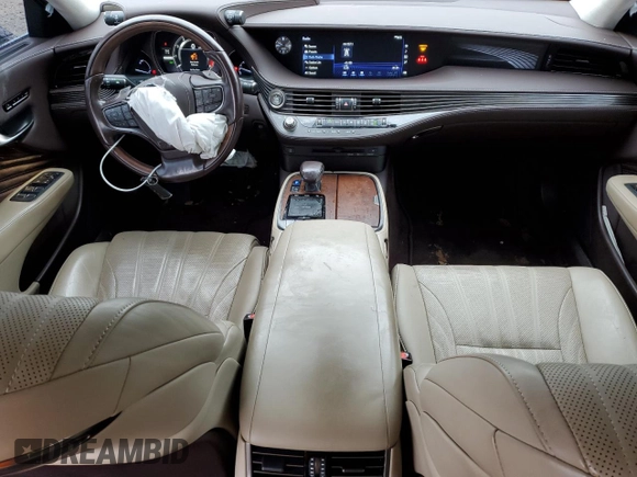 2018 Lexus LS 500 z VIN JTHC51FF8J5004588, wystawiony jako Copart lot #81473284 z przebiegiem 126 823 mil mil oraz Szkoda całkowita • Salvage title. Historia ofert i sprzedaży dostępna na DreamBid. Obrazek 8.