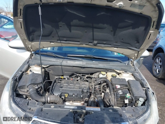 2014 Chevrolet Cruze 1LT with VIN 1G1PC5SB2E7449026, listed as a IAAI auction lot 41869826 with 117,635 mi miles. Bid and sale history available at carsss.com. Image 10.