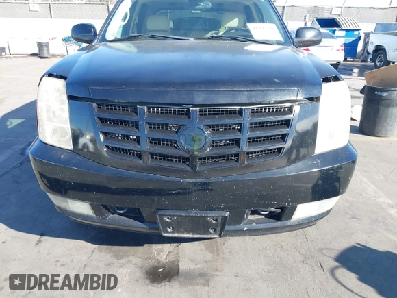 2008 Cadillac Escalade EXT z VIN 3GYFK62808G147107, wystawiony jako IAAI lot #41397796 z przebiegiem Nie podano mil oraz . Historia ofert i sprzedaży dostępna na DreamBid. Obrazek 12.