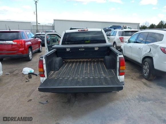 2001 Chevrolet Silverado 1500 LS with VIN 1GCEC19V81Z158505, listed as a IAAI auction lot 41697105 with 166,415 mi miles. Bid and sale history available at carsss.com. Image 17.