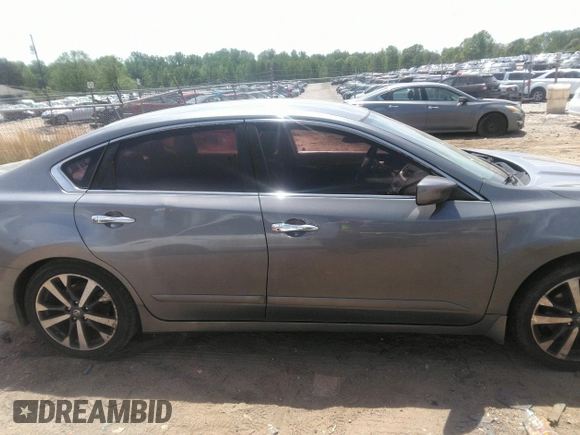 2017 Nissan Altima SR with VIN 1N4AL3AP0HC119630, listed as a IAAI auction lot 42082944 with 187,720 mi miles and . Bid and sale history available at carsss.com. Image 13.