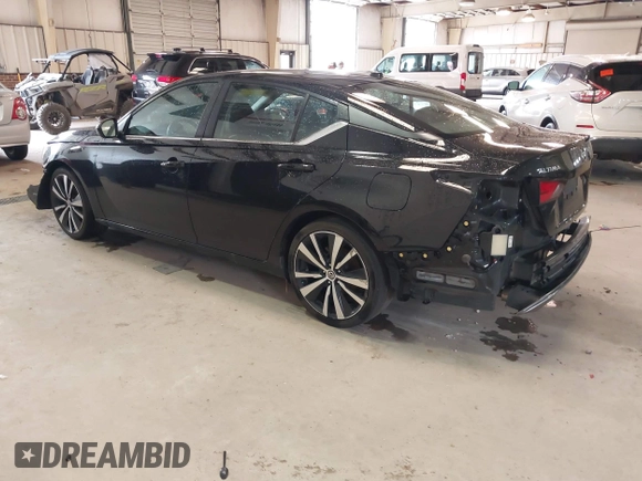 2019 Nissan Altima 2.5 SR with VIN 1N4BL4CV4KC164888, listed as a IAAI auction lot 41712623 with 92,949 mi miles. Bid and sale history available at carsss.com. Image 3.