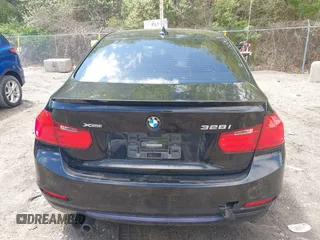 2015 BMW 3 Series 328i xDrive с VIN WBA3B5G55FNS18689, выставлен на аукционе IAAI как лот 42188139 с пробегом 90 612 миль миль и . История ставок и продаж доступна на DreamBid. Изображение 16.