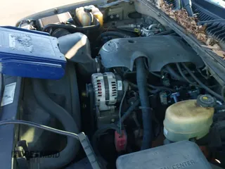 2001 Chevrolet Silverado 1500HD LS с VIN 1GCGK13U41F178246, выставлен на аукционе IAAI как лот 41330439 с пробегом 241 867 миль миль и . История ставок и продаж доступна на DreamBid. Изображение 19.