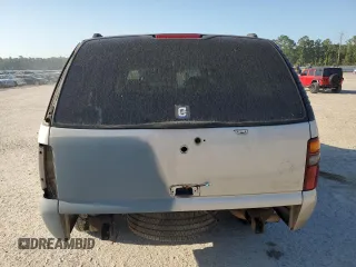 2004 GMC Yukon XL SLT with VIN 3GKEC16Z44G308173, listed as a Copart auction lot 74539564 with 305,299 mi miles and Salvage Title. Bid and sale history available at carsss.com. Image 6.