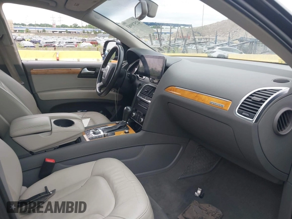 2010 Audi Q7 Premium Plus with VIN WA1LYAFE6AD007439, listed as a IAAI auction lot 42570983 with 96,542 mi miles and . Bid and sale history available at DreamBid. Image 5.