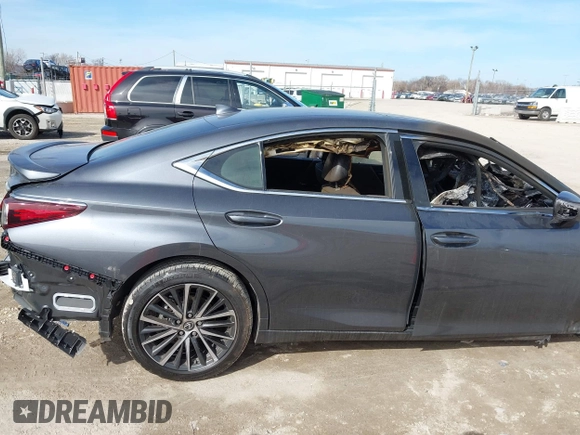 2024 Lexus ES 350 z VIN 58ADZ1B14RU182685, wystawiony jako IAAI lot #41758714 z przebiegiem Nie podano mil oraz . Historia ofert i sprzedaży dostępna na DreamBid. Obrazek 15.