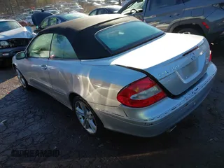 2006 Mercedes-Benz CLK 3.5L with VIN WDBTK56G86T056279, listed as a IAAI auction lot 41146020 with 172,221 mi miles. Bid and sale history available at carsss.com. Image 3.