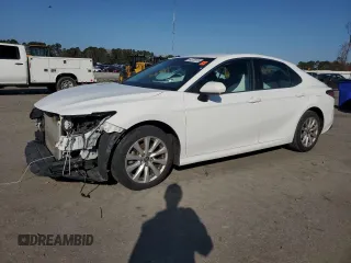 2018 Toyota Camry LE z VIN 4T1B11HK3JU115019, wystawiony jako Copart lot #44373875 z przebiegiem 163 813 mil mil oraz Szkoda całkowita • Salvage title. Historia ofert i sprzedaży dostępna na DreamBid. Obrazek 1.
