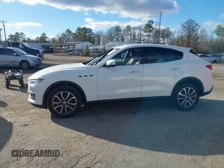 2018 Maserati Levante z VIN ZN661XUA9JX295951, wystawiony jako IAAI lot #41735398 z przebiegiem 32 367 mil mil oraz . Historia ofert i sprzedaży dostępna na DreamBid. Obrazek 14.