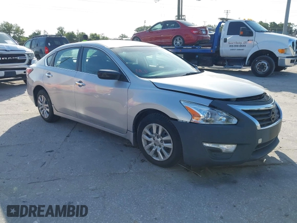 2014 Nissan Altima SV with VIN 1N4AL3AP8EN377619, listed as a IAAI auction lot 42109120 with 187,938 mi miles and . Bid and sale history available at carsss.com. Image 1.