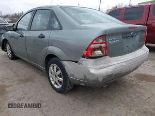 2005 Ford Focus S with VIN 1FAFP34N55W316128, listed as a IAAI auction lot 41830704 with 120,638 mi miles and . Bid and sale history available at carsss.com. Image 3.