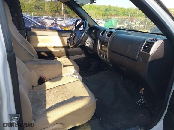 2008 Chevrolet Colorado LT w/1LT with VIN 1GCDT33E888218606, listed as a IAAI auction lot 42033908 with 245,603 mi miles. Bid and sale history available at carsss.com. Image 5.
