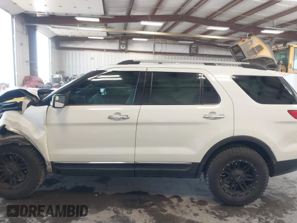 2011 Ford Explorer XLT with VIN 1FMHK7D84BGA57023, listed as a IAAI auction lot 42023816 with 205,238 mi miles and . Bid and sale history available at DreamBid. Image 14.
