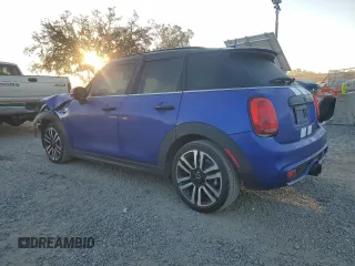 2021 MINI Hardtop 4 Door Cooper S with VIN WMWXU9C04M2N77138, listed as a Copart auction lot 83422584 with 32,370 mi miles and Salvage title. Bid and sale history available at DreamBid. Image 2.
