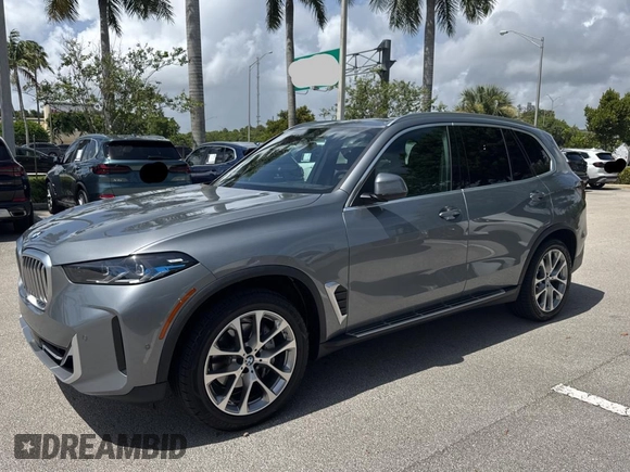 2024 BMW X5 sDrive40i с VIN 5UX13EU00R9T26004, выставлен на аукционе Copart как лот 66478545 с пробегом 54 182 миль миль и Чистый • Clean title. История ставок и продаж доступна на DreamBid. Изображение 2.