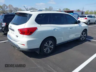 2017 Nissan Pathfinder SV z VIN 5N1DR2MN7HC695396, wystawiony jako IAAI lot #41899881 z przebiegiem 162 061 mil mil oraz . Historia ofert i sprzedaży dostępna na DreamBid. Obrazek 4.