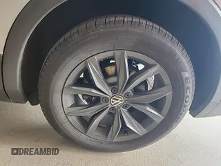 2024 Volkswagen Tiguan SE with VIN 3VV3B7AX5RM084940, listed as a IAAI auction lot 42731231 with 19,747 mi miles and . Bid and sale history available at DreamBid. Image 3.