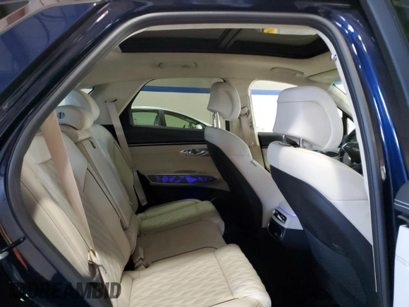2022 Genesis GV70 Sport with VIN KMUMCDTC5NU073867, listed as a Copart auction lot 88230705 with 28,395 mi miles and Salvage title. Bid and sale history available at DreamBid. Image 11.