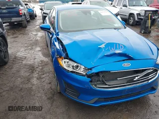 2020 Ford Fusion SE with VIN 3FA6P0HD1LR149783, listed as a IAAI auction lot 41671712 with 88,699 mi miles. Bid and sale history available at carsss.com. Image 6.