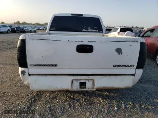 2001 Chevrolet Silverado 1500 LS with VIN 2GCEC19V111161934, listed as a Copart auction lot 50040535 with 243,694 mi miles and Salvage Title. Bid and sale history available at carsss.com. Image 6.