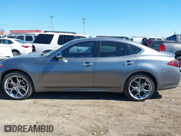 2018 Infiniti Q70 Luxe with VIN JN1BY1AR6JM220065, listed as a IAAI auction lot 41665033 with 135,905 mi miles and . Bid and sale history available at DreamBid. Image 15.