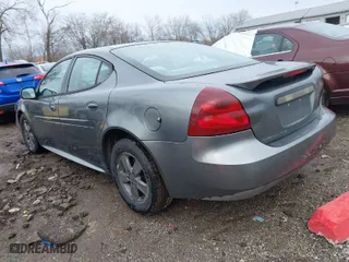2005 Pontiac Grand Prix with VIN 2G2WP522851320815, listed as a IAAI auction lot 41660525 with 194,184 mi miles. Bid and sale history available at carsss.com. Image 3.