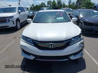2017 Honda Accord EX-L z VIN 1HGCT2B86HA003754, wystawiony jako IAAI lot #42179062 z przebiegiem 33 689 mil mil oraz . Historia ofert i sprzedaży dostępna na DreamBid. Obrazek 12.