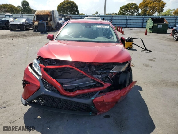 2020 Toyota Camry SE with VIN 4T1G11AK8LU336117, listed as a Copart auction lot 51085195 with 61,528 mi miles and Salvage Title. Bid and sale history available at carsss.com. Image 5.