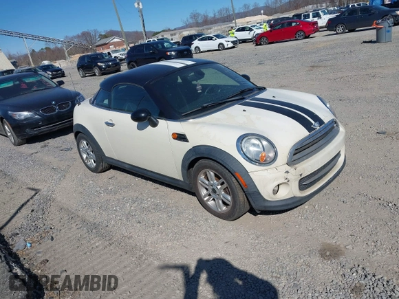 2012 MINI Coupe z VIN WMWSX1C50CT163832, wystawiony jako IAAI lot #41837456 z przebiegiem 123 906 mil mil oraz . Historia ofert i sprzedaży dostępna na DreamBid. Obrazek 1.