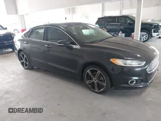 2015 Ford Fusion Titanium z VIN 3FA6P0K93FR157554, wystawiony jako IAAI lot #42794510 z przebiegiem 104 987 mil mil oraz . Historia ofert i sprzedaży dostępna na DreamBid. Obrazek 1.