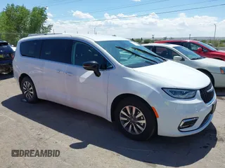 2024 Chrysler Pacifica Hybrid Select with VIN 2C4RC1S74RR153420, listed as a IAAI auction lot 42368593 with 19,829 mi miles and . Bid and sale history available at DreamBid. Image 13.