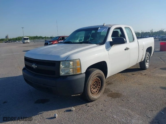 2008 Chevrolet Silverado 1500 Work Truck with VIN 1GCEC19C38Z328052, listed as a IAAI auction lot 42021879 with 321,527 mi miles. Bid and sale history available at carsss.com. Image 2.