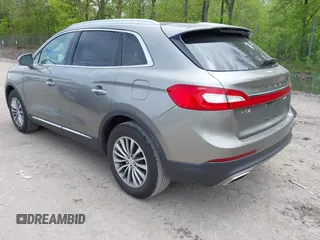 2016 Lincoln MKX Select z VIN 2LMTJ8KR2GBL62540, wystawiony jako IAAI lot #42260777 z przebiegiem 107 549 mil mil oraz . Historia ofert i sprzedaży dostępna na DreamBid. Obrazek 3.