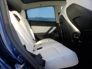 2021 Tesla Model Y Performance z VIN 5YJYGDEF8MF215815, wystawiony jako Copart lot #44752105 z przebiegiem 45 491 mil mil oraz Szkoda całkowita • Salvage title. Historia ofert i sprzedaży dostępna na DreamBid. Obrazek 11.