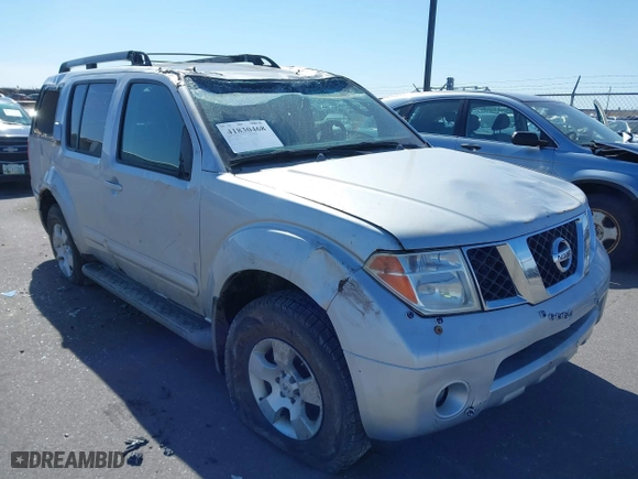 2005 Nissan Pathfinder LE with VIN 5N1AR18W05C779913, listed as a IAAI auction lot 41830468 with 216,967 mi miles. Bid and sale history available at carsss.com. Image 1.