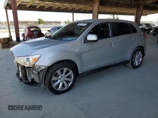 2015 Mitsubishi Outlander SE z VIN 4A4AR4AU5FE007632, wystawiony jako Copart lot #62742875 z przebiegiem 100 644 mil mil oraz Szkoda całkowita • Salvage title. Historia ofert i sprzedaży dostępna na DreamBid. Obrazek 1.