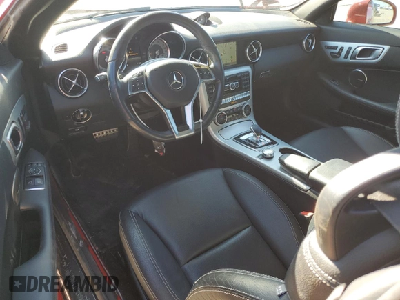 2016 Mercedes-Benz SLK 300 z VIN WDDPK3JAXGF119298, wystawiony jako Copart lot #43437575 z przebiegiem 28 940 mil mil oraz Szkoda całkowita • Salvage title. Historia ofert i sprzedaży dostępna na DreamBid. Obrazek 8.