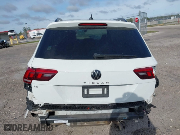 2022 Volkswagen Tiguan SE R-Line Black z VIN 3VVCB7AX5NM007401, wystawiony jako IAAI lot #41630458 z przebiegiem 55 635 mil mil oraz . Historia ofert i sprzedaży dostępna na DreamBid. Obrazek 17.