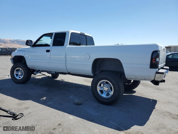 1996 Dodge Ram 1500 with VIN 3B7HF13Z5TM129127, listed as a Copart auction lot 71320904 with 177,066 mi miles and Salvage Title. Bid and sale history available at carsss.com. Image 2.