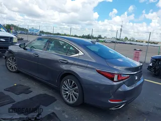 2019 Lexus ES 350 with VIN 58ABZ1B19KU032438, listed as a IAAI auction lot 42583482 with 18,474 mi miles and . Bid and sale history available at DreamBid. Image 3.