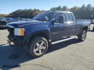 2011 GMC Sierra 2500HD SLE with VIN 1GT220CG7BZ216616, listed as a Copart auction lot 75283084 with 188,778 mi miles and Salvage Title. Bid and sale history available at carsss.com. Image 1.