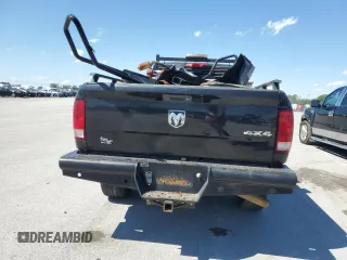 2017 Ram 2500 Tradesman z VIN 3C6UR5HJ4HG518807, wystawiony jako Copart lot #57942455 z przebiegiem 112 003 mil mil oraz Szkoda całkowita • Salvage title. Historia ofert i sprzedaży dostępna na DreamBid. Obrazek 6.
