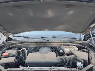 2023 Chevrolet Tahoe LS z VIN 1GNSKMKD4PR184687, wystawiony jako Copart lot #52014155 z przebiegiem 27 363 mil mil oraz Szkoda całkowita • Salvage title. Historia ofert i sprzedaży dostępna na DreamBid. Obrazek 12.