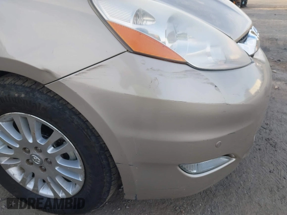 2007 Toyota Sienna XLE with VIN 5TDZK22C97S062721, listed as a IAAI auction lot 41900786 with 220,189 mi miles. Bid and sale history available at carsss.com. Image 6.