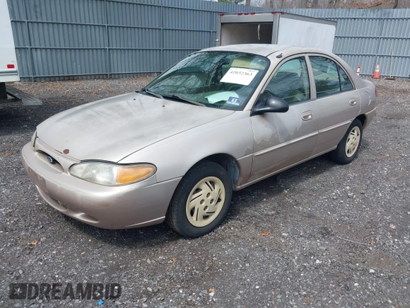 1998 Ford Escort SE z VIN 1FAFP13P5WW260085, wystawiony jako IAAI lot #42032363 z przebiegiem 93 084 mil mil oraz . Historia ofert i sprzedaży dostępna na DreamBid. Obrazek 2.
