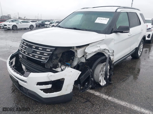 2017 Ford Explorer XLT with VIN 1FM5K7D86HGB92676, listed as a IAAI auction lot 41563193 with 124,164 mi miles. Bid and sale history available at carsss.com. Image 18.