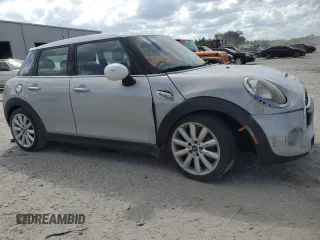 2016 MINI Hardtop 4 Door S z VIN WMWXU3C51G2D28635, wystawiony jako Copart lot #50839805 z przebiegiem 76 274 mil mil oraz Szkoda całkowita • Salvage title. Historia ofert i sprzedaży dostępna na DreamBid. Obrazek 4.