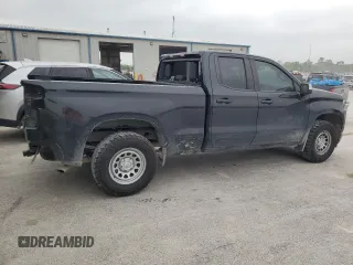 2020 Chevrolet Silverado 1500 LT with VIN 1GCRYDEDXLZ272512, listed as a Copart auction lot 51138285 with 100,051 mi miles and Salvage Title. Bid and sale history available at carsss.com. Image 3.